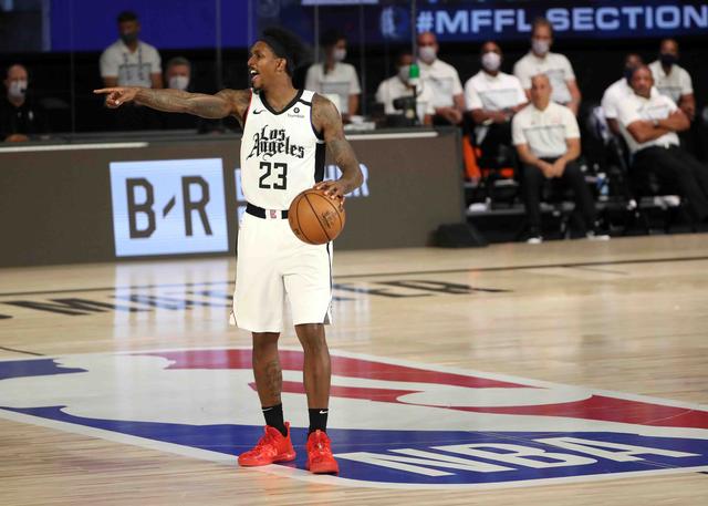 并在首个赛 并在首个赛